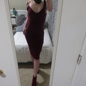 Spagetti strap tight maroon dress